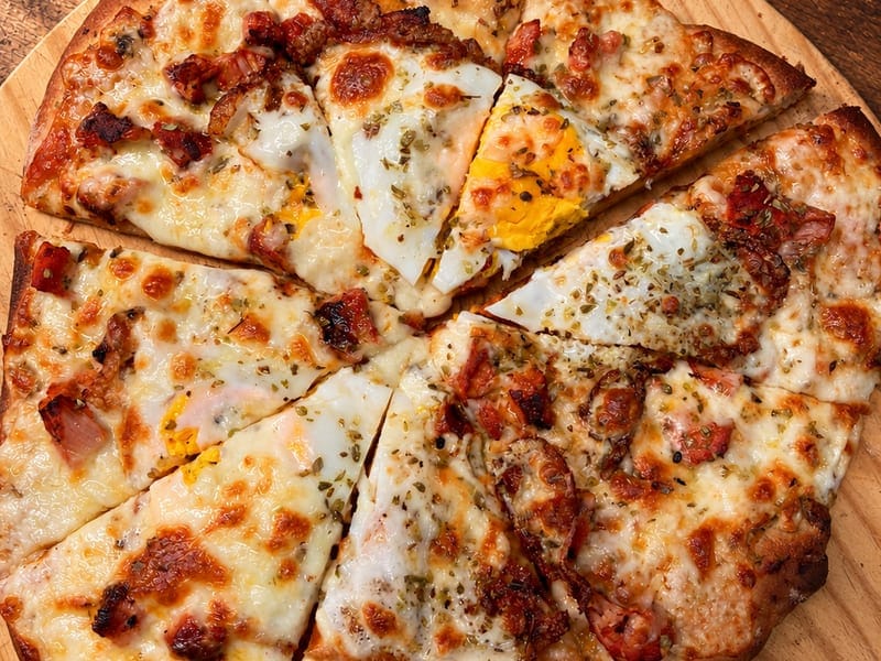 29. Queixo, zorza de porco e 2 ovos fritidos